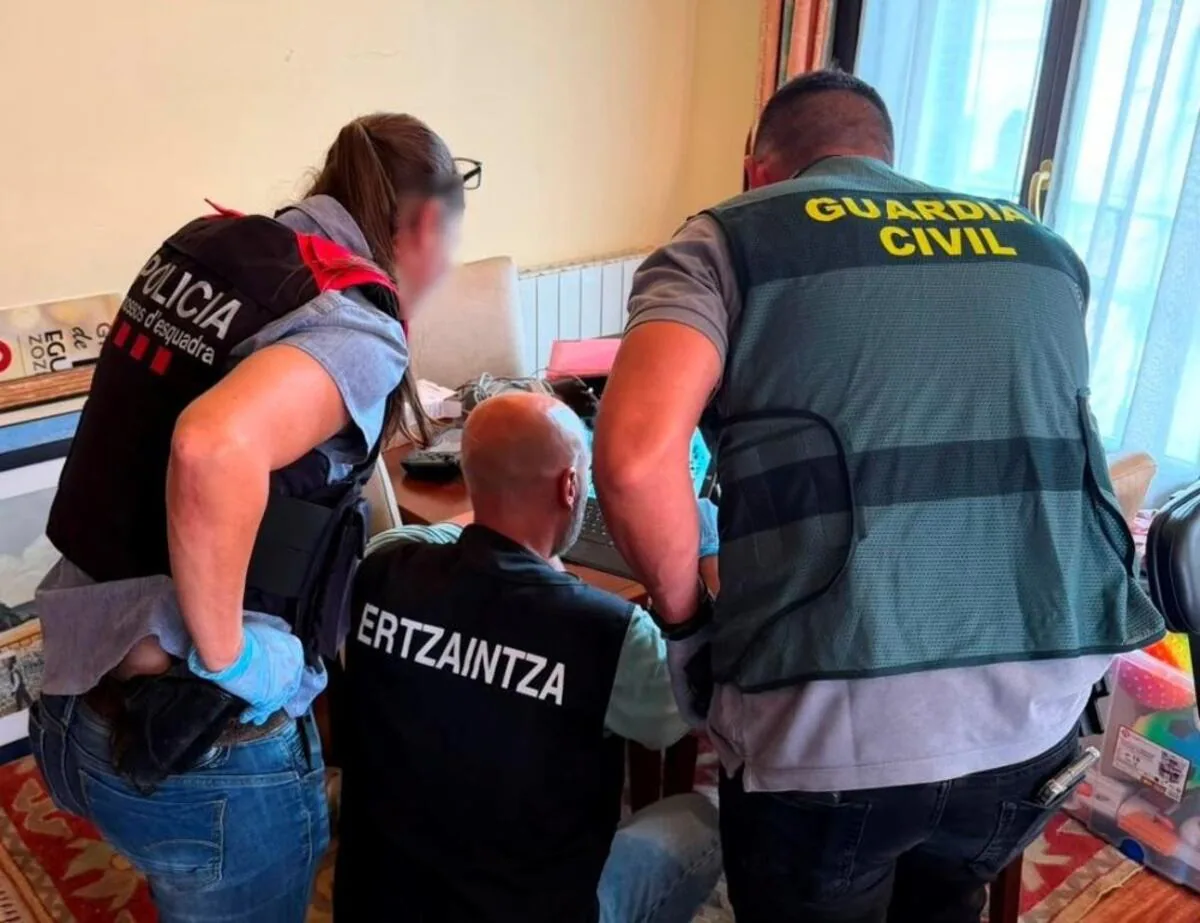 Сотрудники Ertzaintza, Mossos d’Esquadra и Guardia Civil, участвовавшие в задержании подозреваемого в Гипускоа